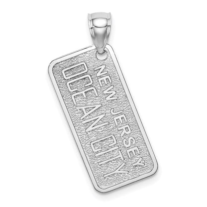 14K Weißgold Charm „Nummernschild Ocean City NJ" mit strukturierter Oberfläche