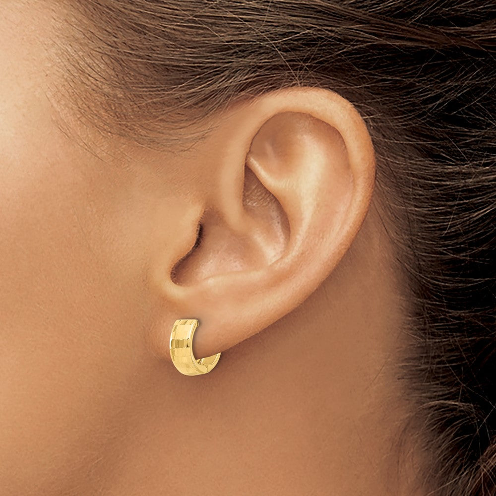 14K Gelbgold Poliert und Diamantiert Huggie Creolen