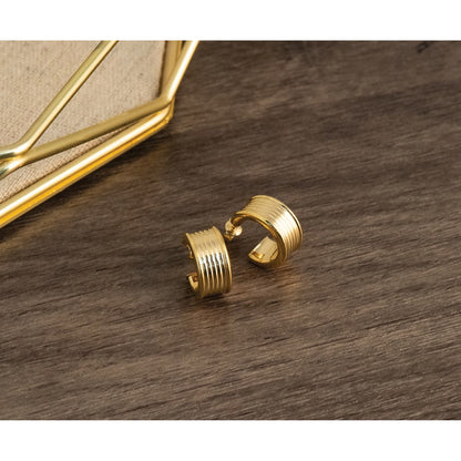 14K Gelbgold Poliert und Gerillt J Creole Ohrstecker