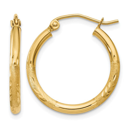 14K Gelbgold Satiniert und Diamantiert 2mm Rund Röhre Creolen
