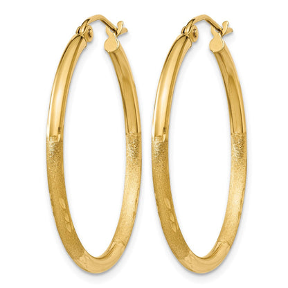 14K Gelbgold Satiniert und Diamantiert 2mm Rund Röhre Creolen