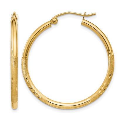 14K Gelbgold Satiniert und Diamantiert 2mm Rund Röhre Creolen
