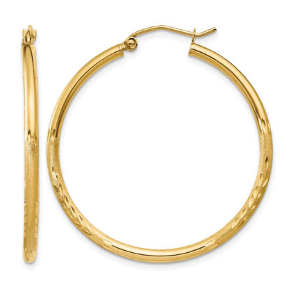 14K Gelbgold Satiniert und Diamantiert 2mm Rund Röhre Creolen