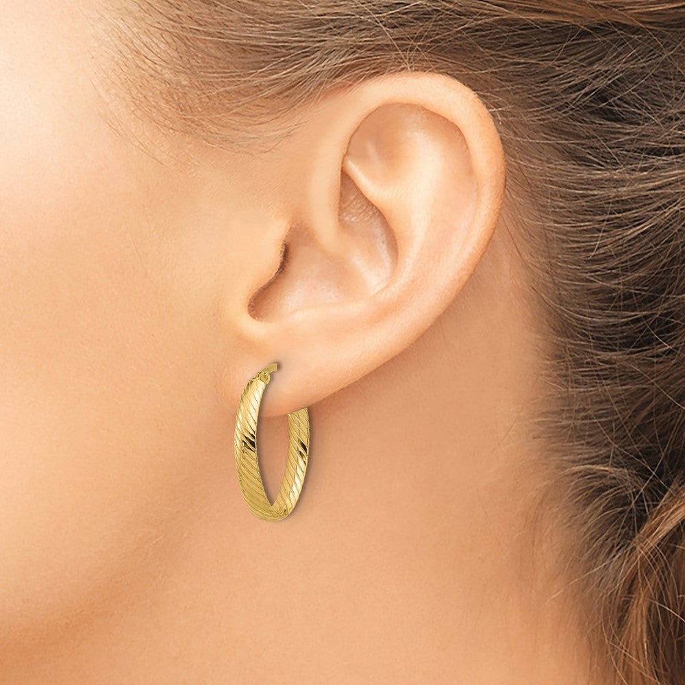 14K Gelbgold Poliert und Gerillt Oval Creolen