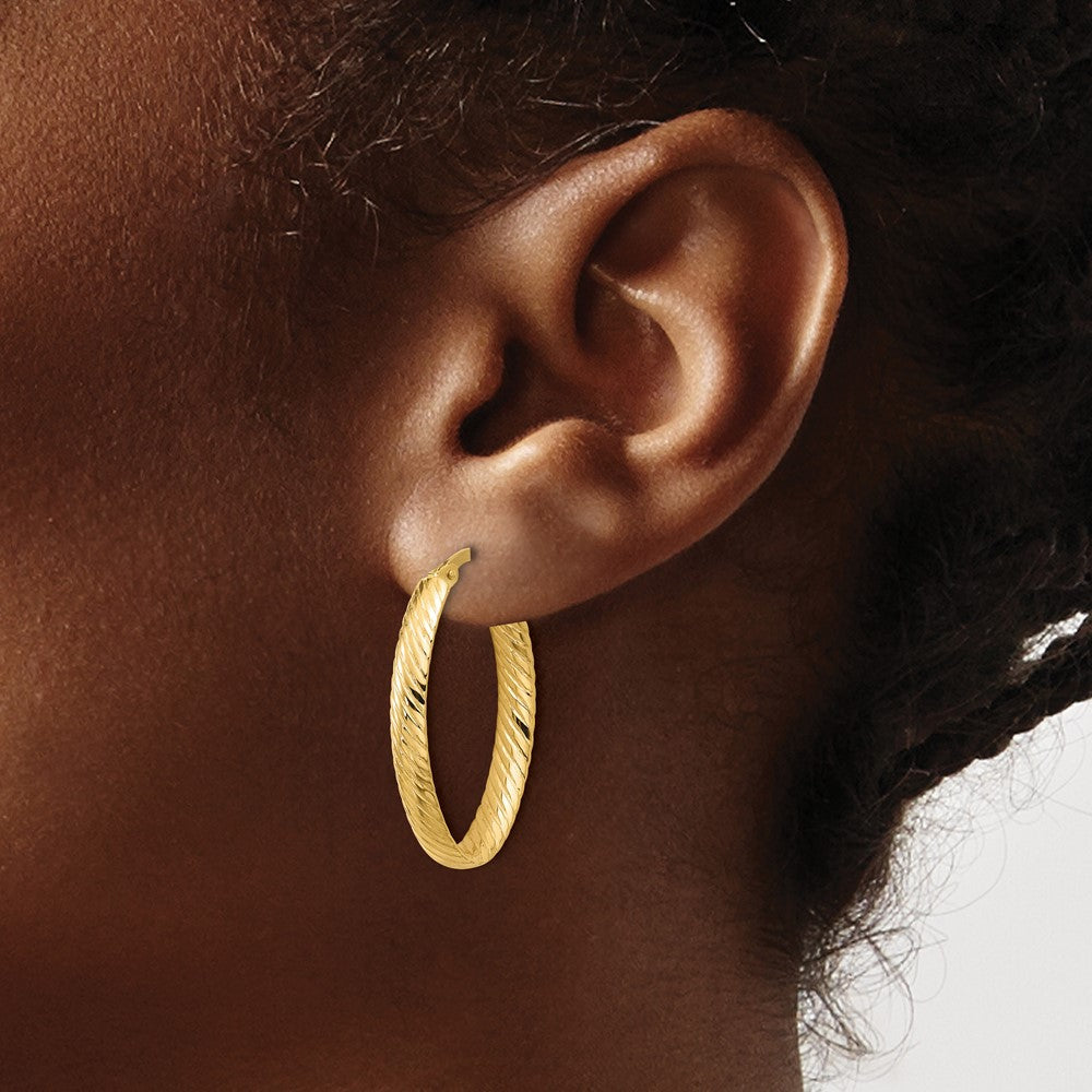 14K Gelbgold Poliert und Gerillt Oval Creolen