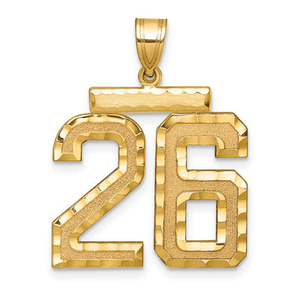 14K Gelbgold Großer Gebürsteter Diamantschliff-Charm „Zahl 26“