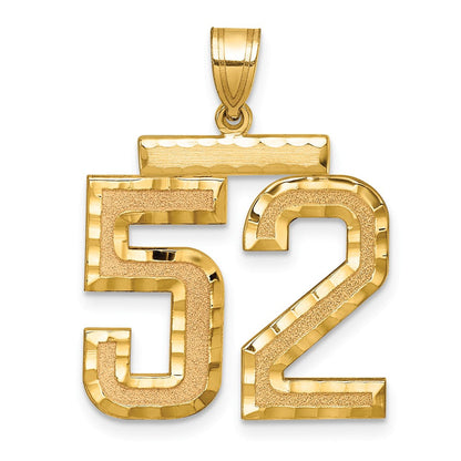 14K Gelbgold Großer Gebürsteter Diamantgeschliffener Charm „Zahl 52“