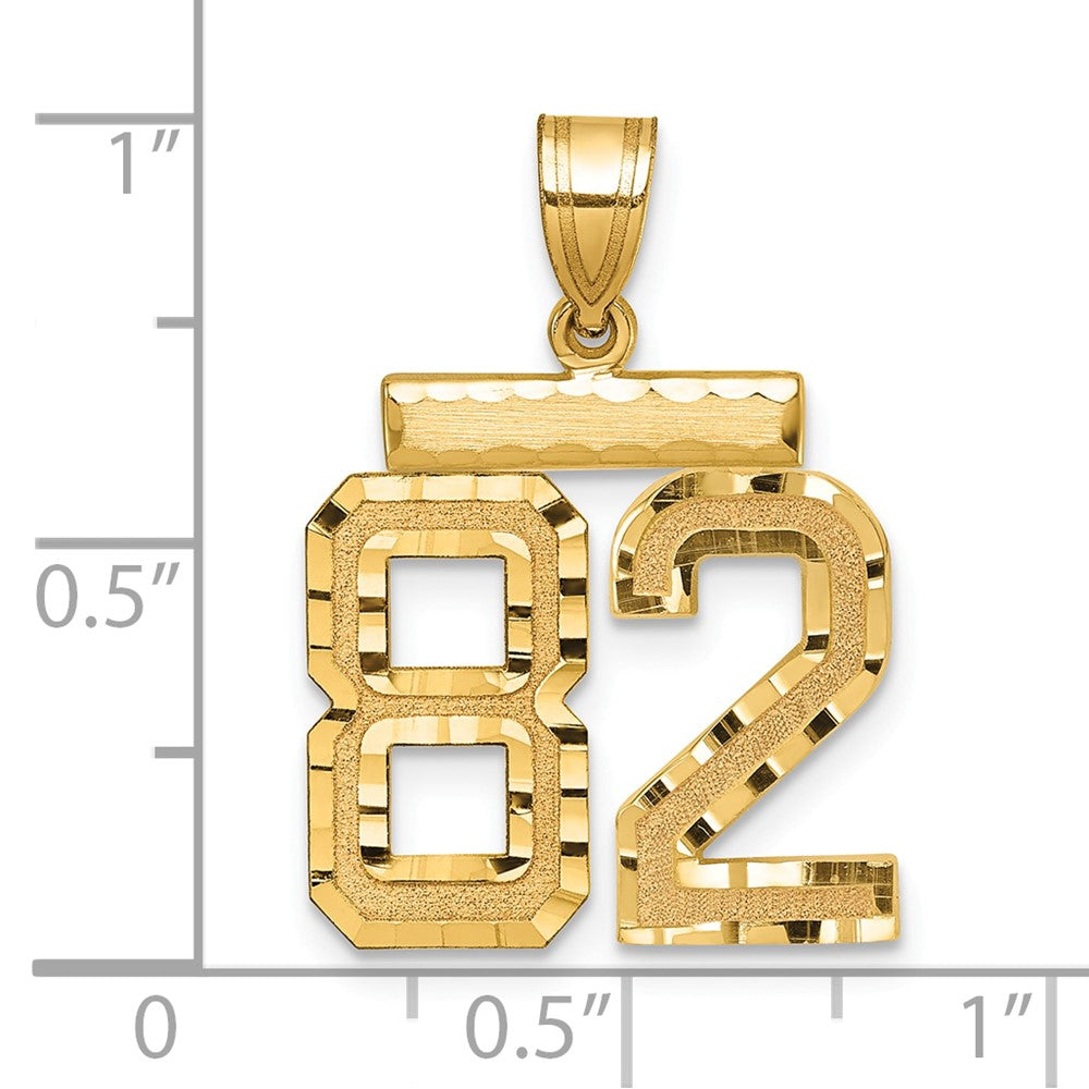 14K Gelbgold Diamantgeschliffener Charm Zahl 82, Mittelgroß