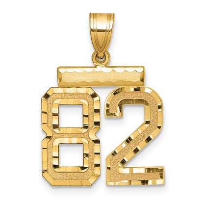 14K Gelbgold Diamantgeschliffener Charm Zahl 82, Mittelgroß