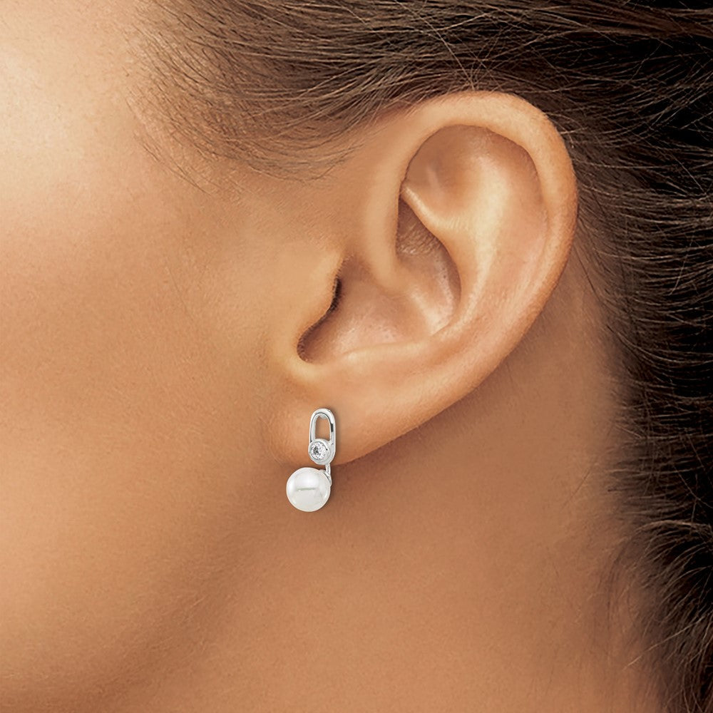 Sterlingsilber E-coated Poliert 6-7mm Muschel Perle und Zirkonia Ohrstecker