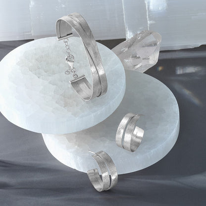Sterlingsilber Rhodium Platte Scratch Finish J Creolen