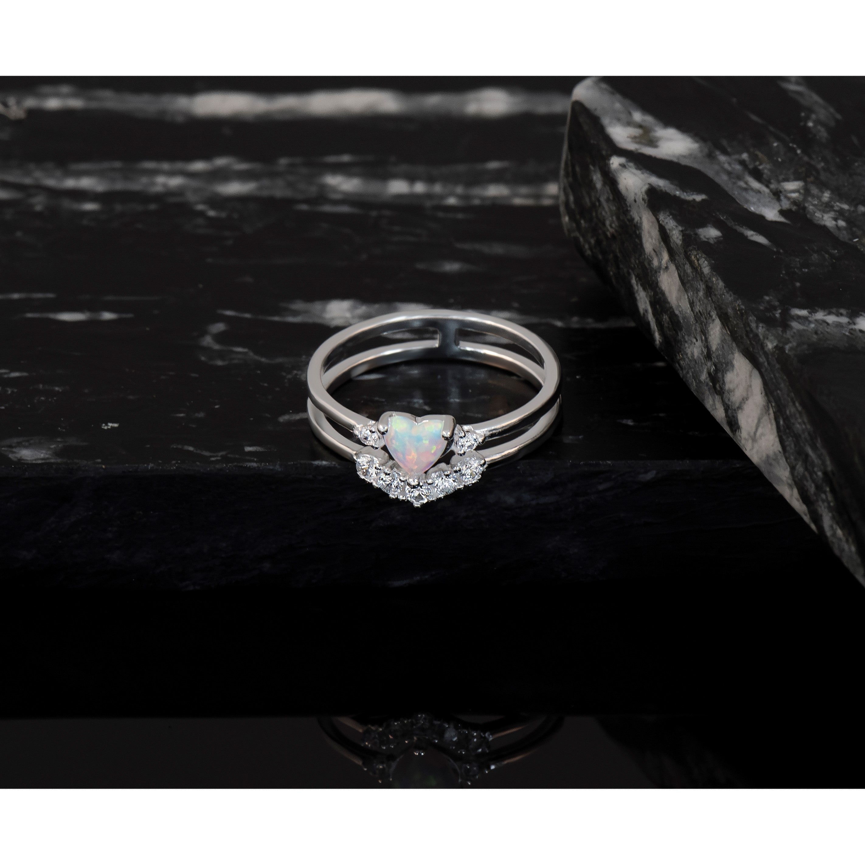 Sterlingsilber Zirkonia & Herz Erzeugt Weiß Opal Doppelt Ring