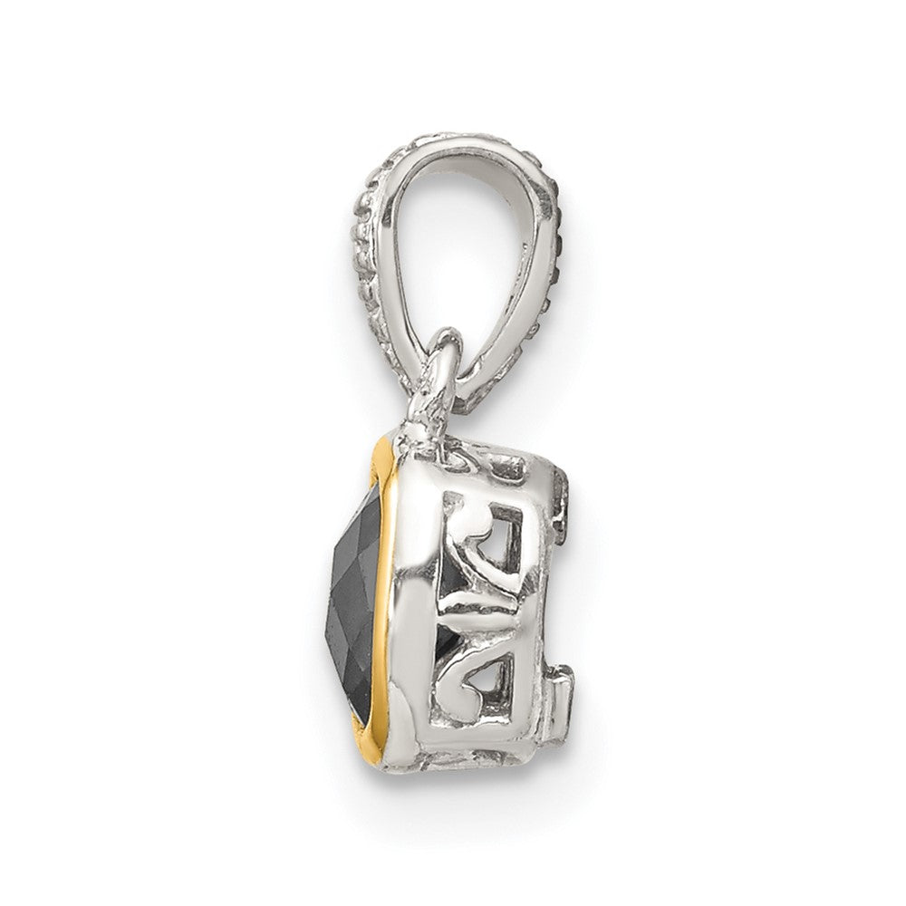 14K/silver Bicolor Shey Couture Sterlingsilber Rhodiniert mit 14K Akzente Poliert Kissen Schliff Erzeugt Saphir Anhänger
