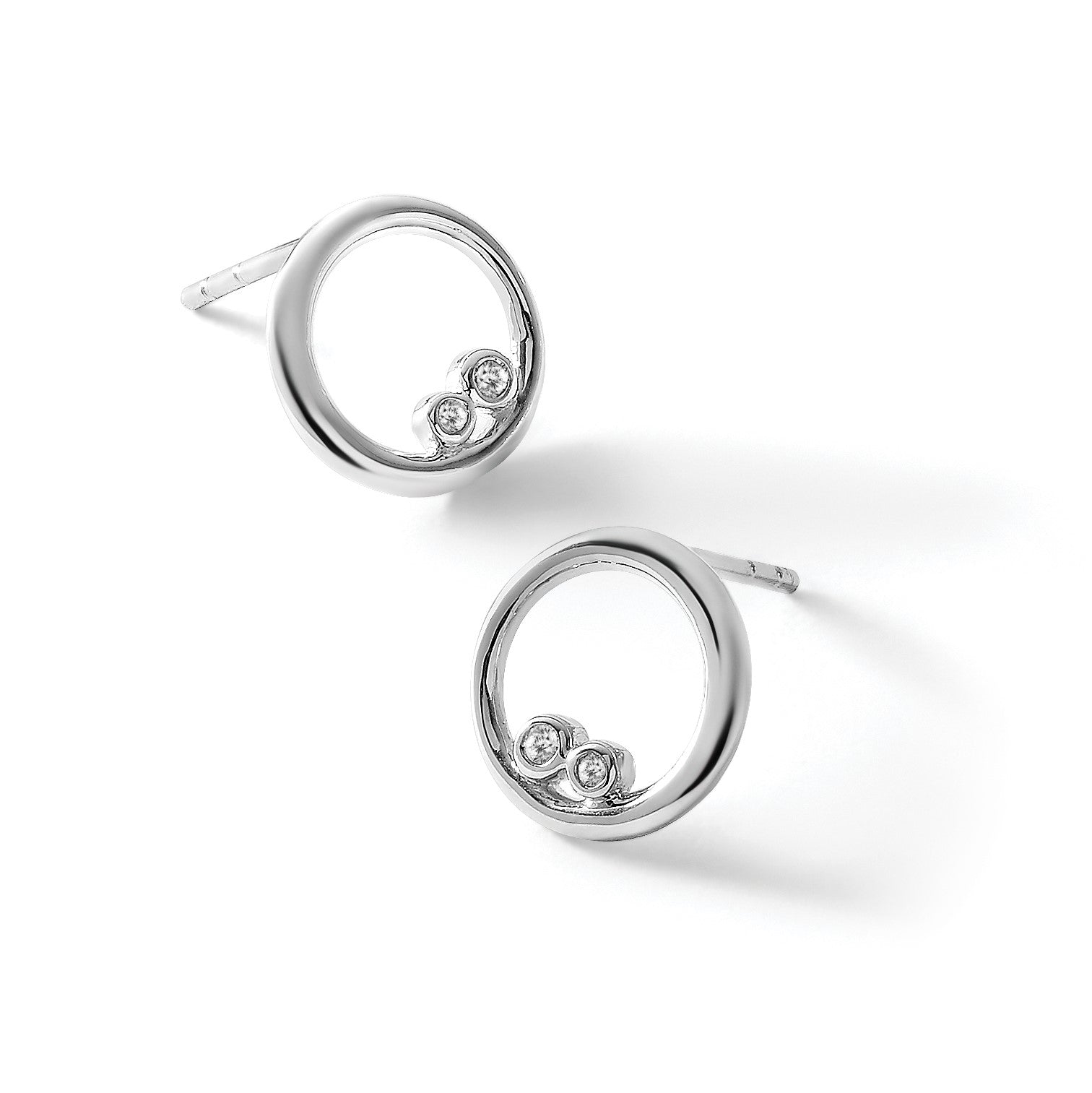 Ohrstecker aus rhodiniertem Sterlingsilber mit offenem Kreis und Diamanten „White Ice“