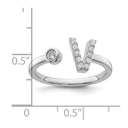 14K Weißgold Ring mit 0,17 ct. laborgezüchtetem Diamant VS/SI+ G+, Initialbuchstabe V, verstellbar