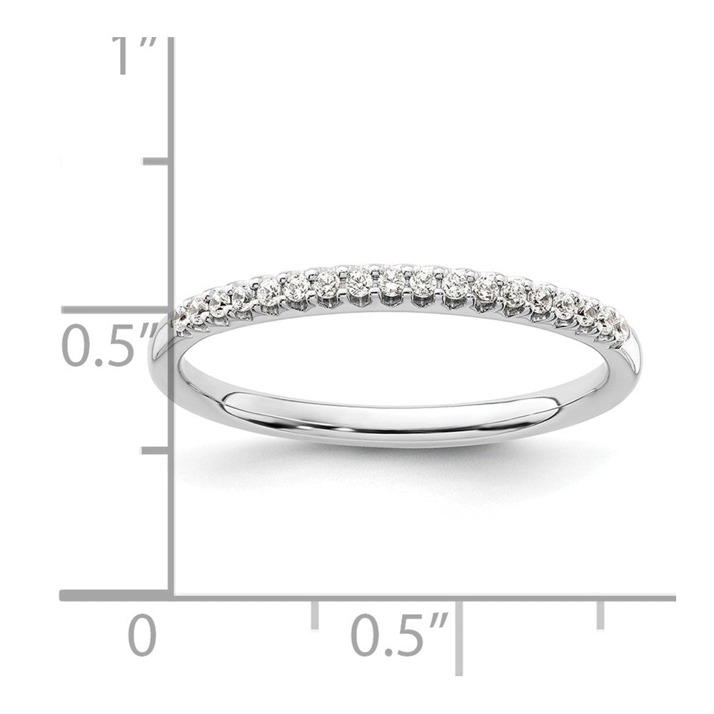 Ehering aus 14K Weißgold mit natürlichen Diamanten