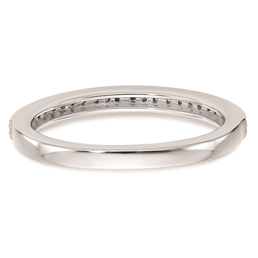 Trauring aus 14K Weißgold mit natürlichen Diamanten