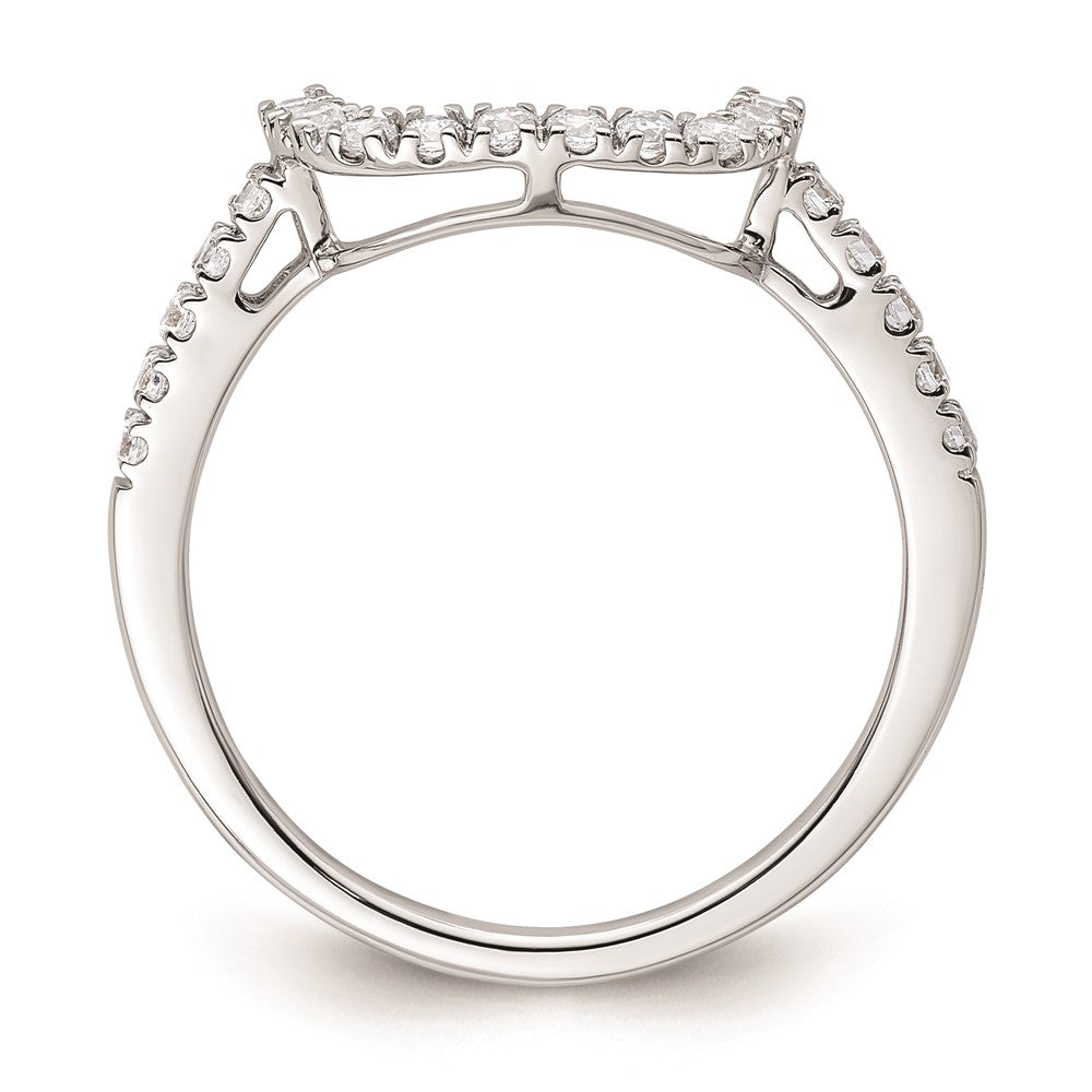 Trauring aus 14K Weißgold mit natürlichen Diamanten