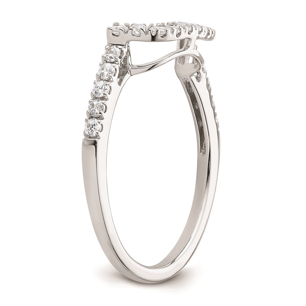 Trauring aus 14K Weißgold mit natürlichen Diamanten