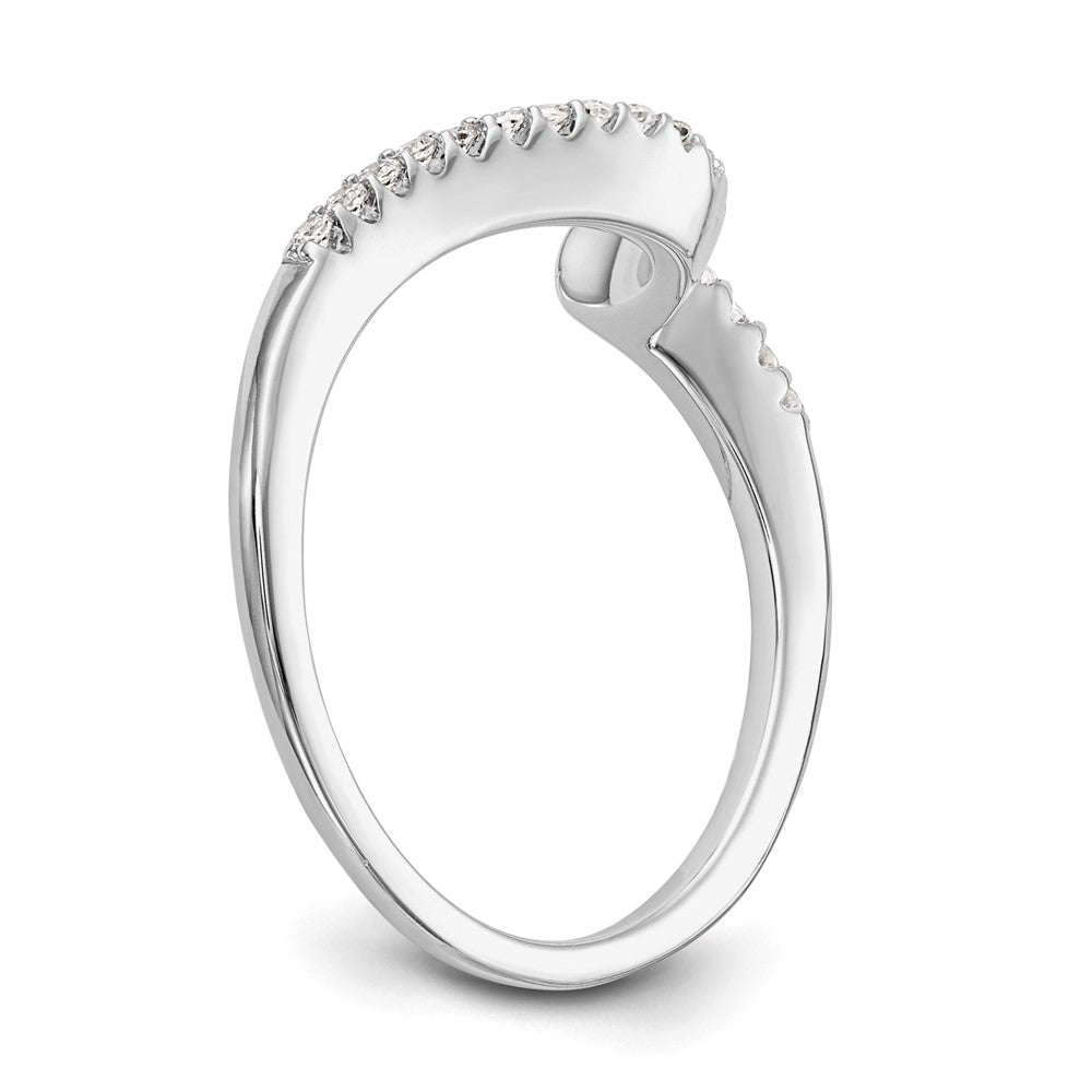 14K Weißgold Konturierter Ehering mit natürlichen Diamanten