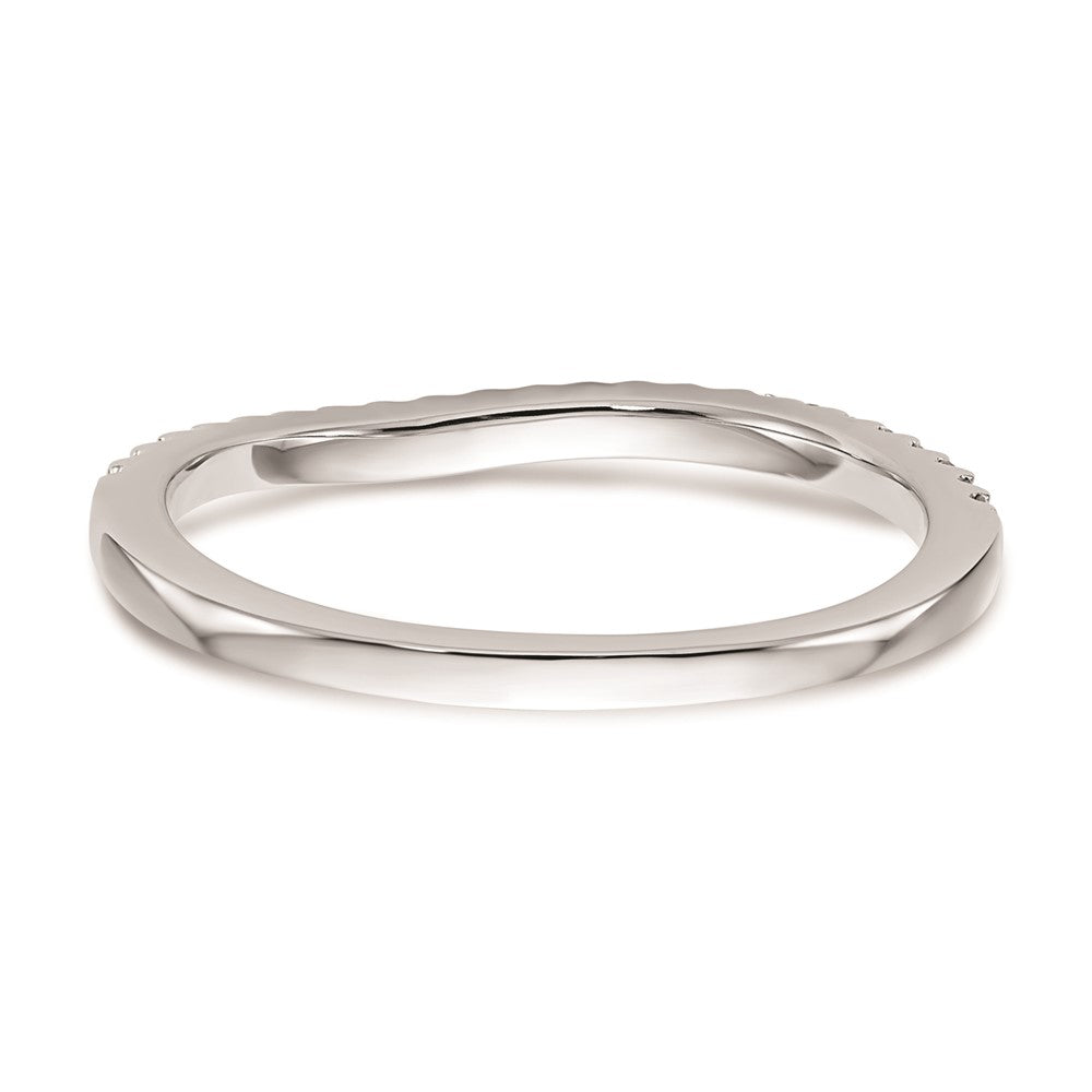 Trauring aus 14K Weißgold mit natürlichen Diamanten
