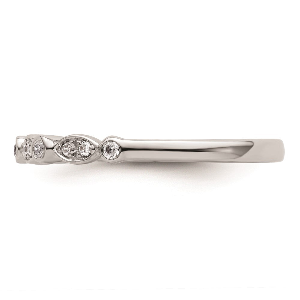 Ehering aus 14K Weißgold mit natürlichen Diamanten