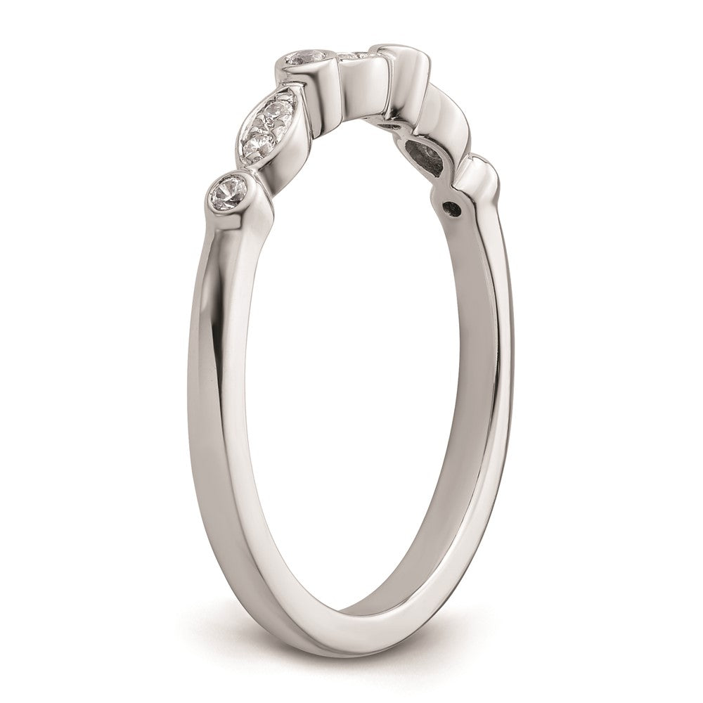 Ehering aus 14K Weißgold mit natürlichen Diamanten