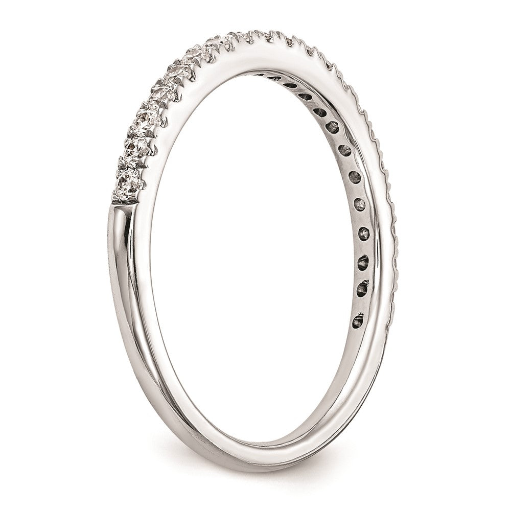 Trauring aus 14K Weißgold mit natürlichen Diamanten