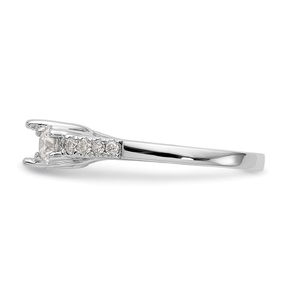 14K Weißgold Verlobungsring mit 3 simulierten Diamanten