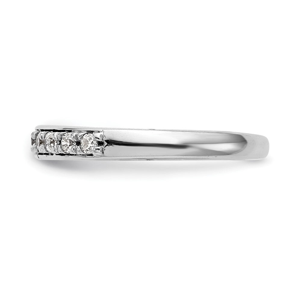 Trauring aus 14K Weißgold mit natürlichen Diamanten