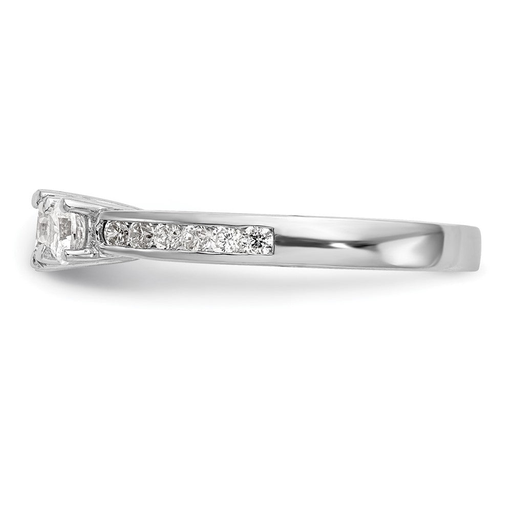 14K Weißgold Verlobungsring mit 3 simulierten Diamanten