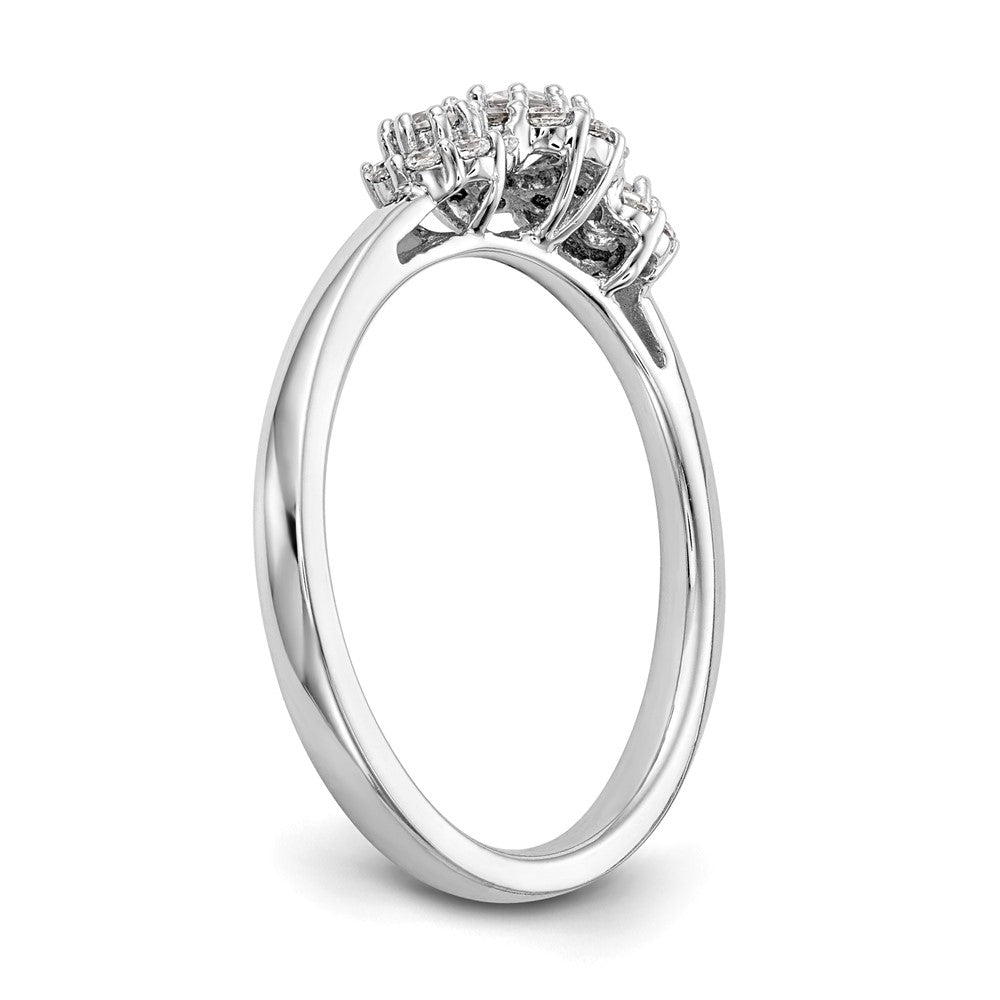 14K Weißgold Verlobungsring mit 3 simulierten Diamanten