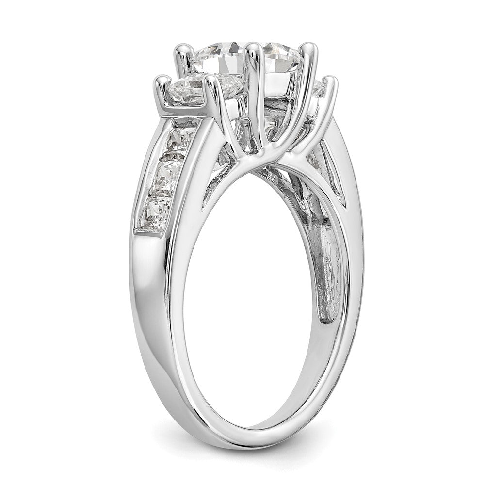 14K Weißgold Verlobungsring mit 3 simulierten Diamanten