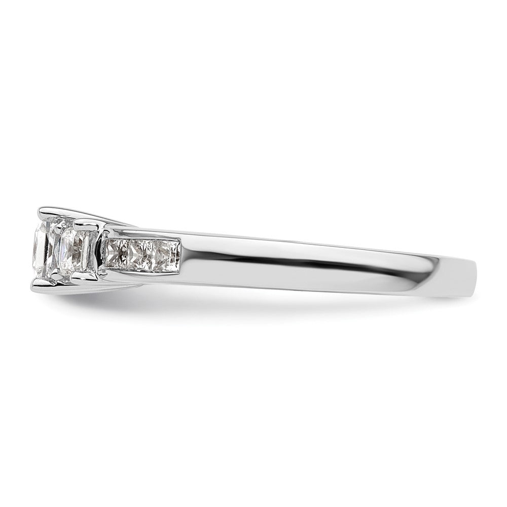 14K Weißgold Verlobungsring mit 3 simulierten Diamanten
