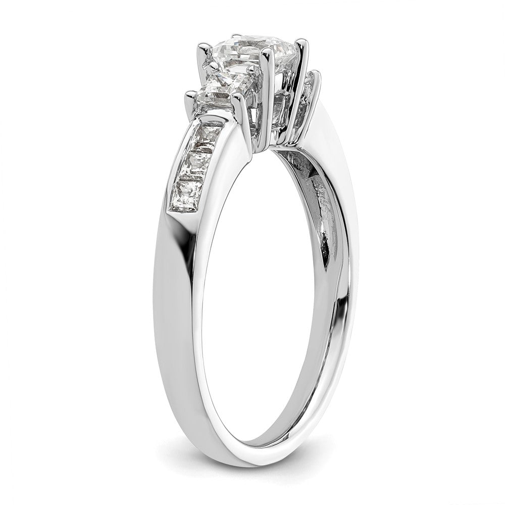 14K Weißgold Verlobungsring mit 3 simulierten Diamanten