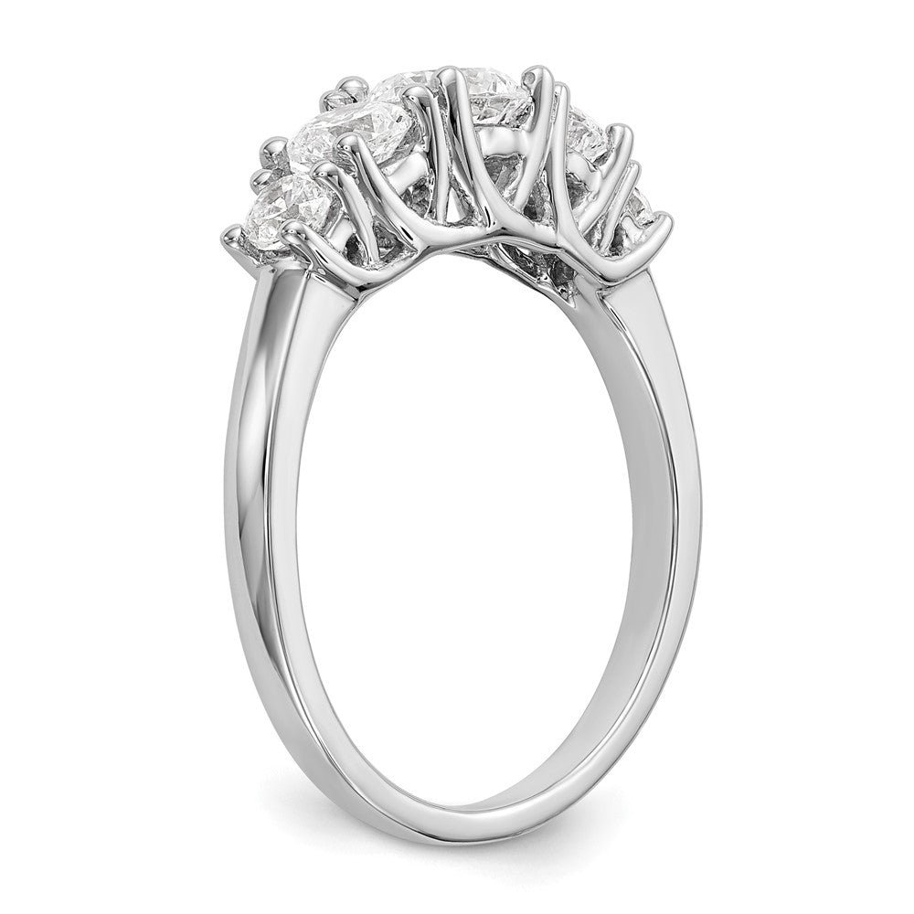 14K Weißgold Verlobungsring mit 5 simulierten Diamanten
