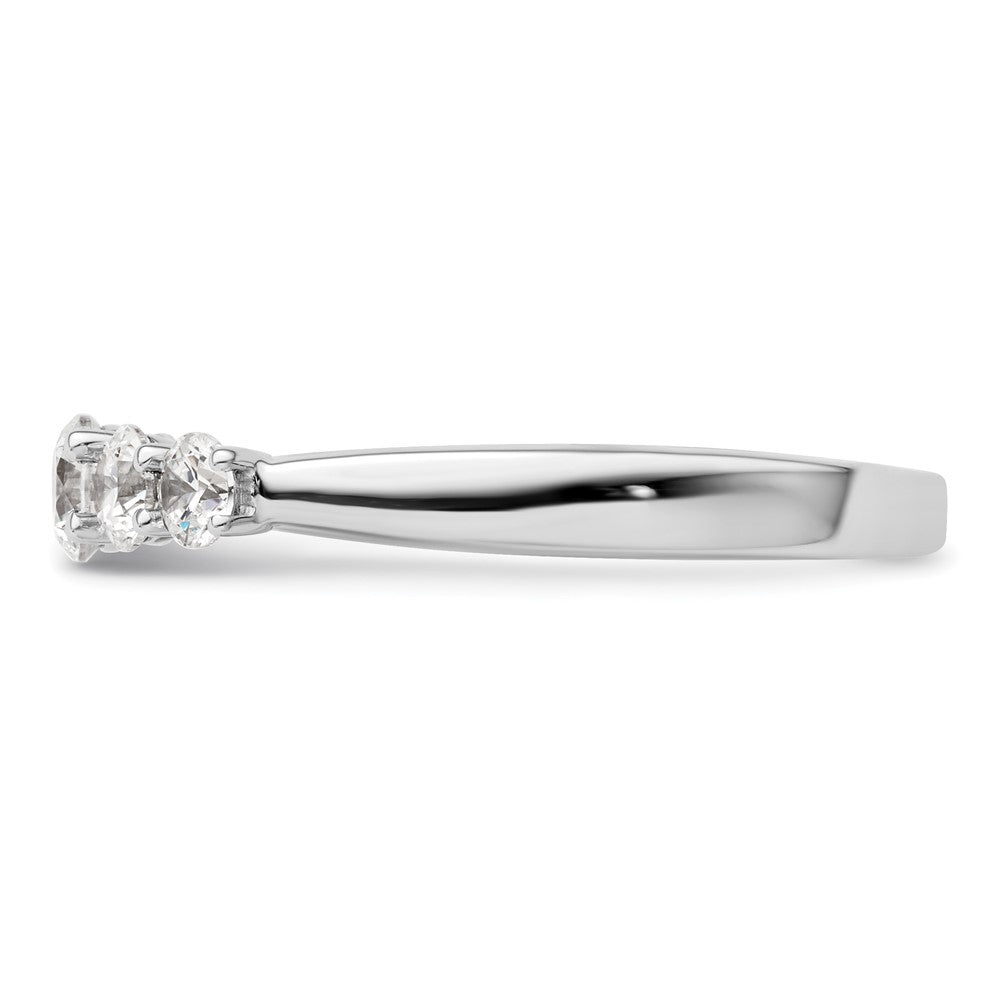14K Weißgold Ring mit 5 simulierten Diamanten