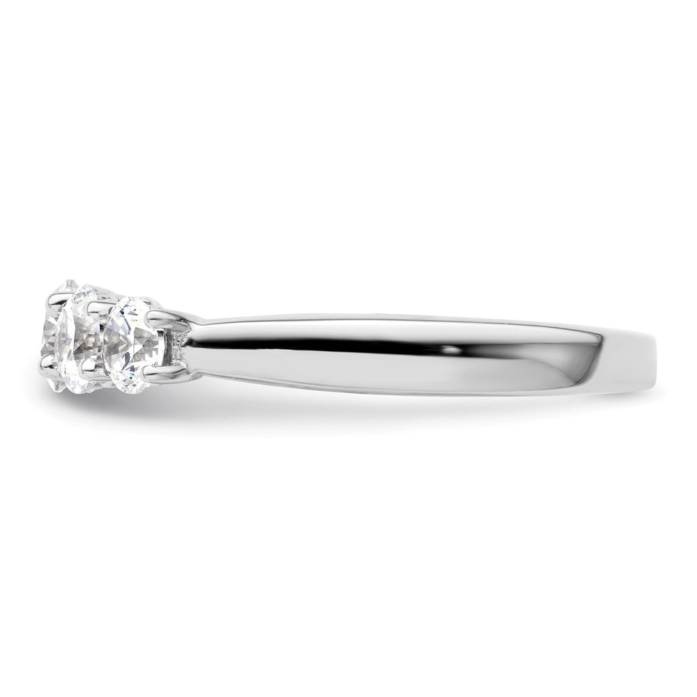 14K Weißgold Ring mit 5 simulierten Diamanten