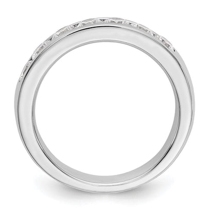 14K Weißgold Ring mit 7 Steinen und 1K rund geschliffenen Diamanten in Kanalfassung