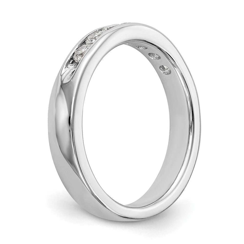 14K Weißgold Ring mit 7 Steinen und 0,5K rundem Diamanten in Kanalfassung