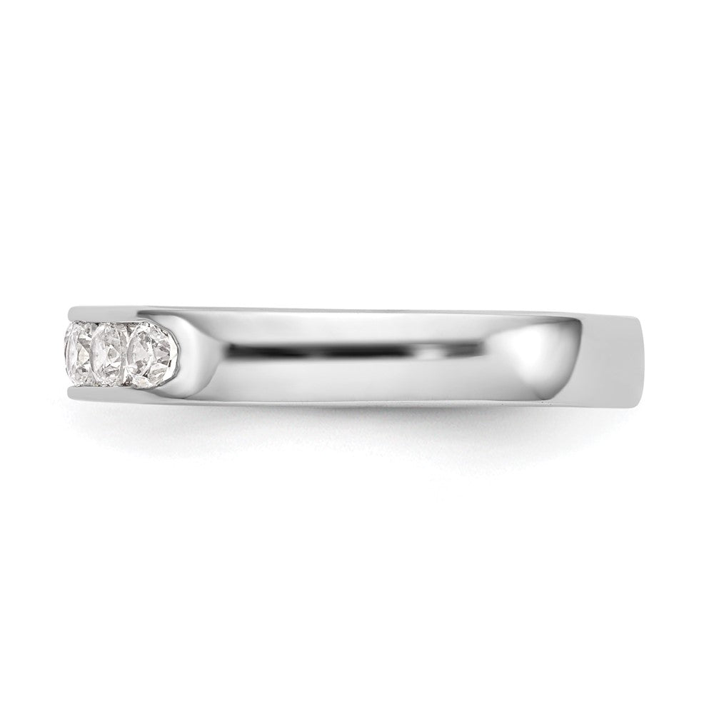 14K Weißgold Ehering mit 7 Diamanten in Kanalfassung
