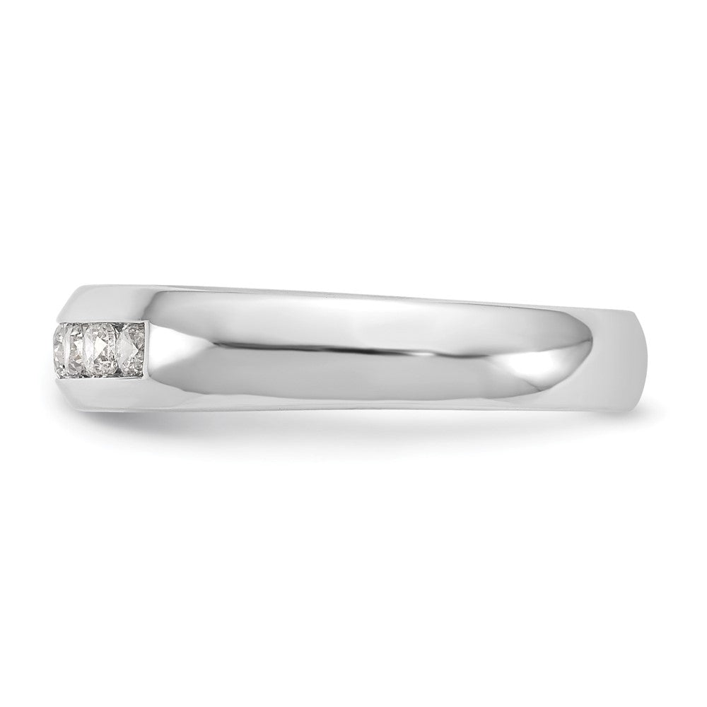 14K Weißgold Ehering mit 7 Diamanten in Kanalfassung