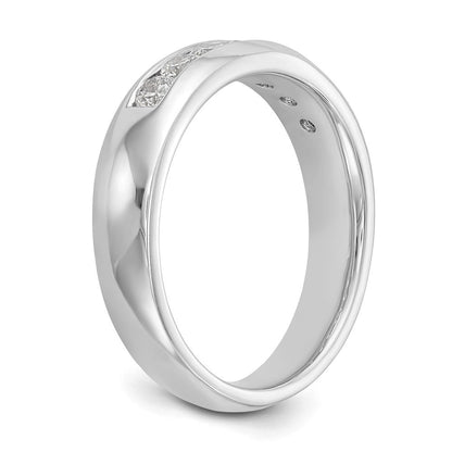14K Weißgold Ehering mit 7 Diamanten in Kanalfassung