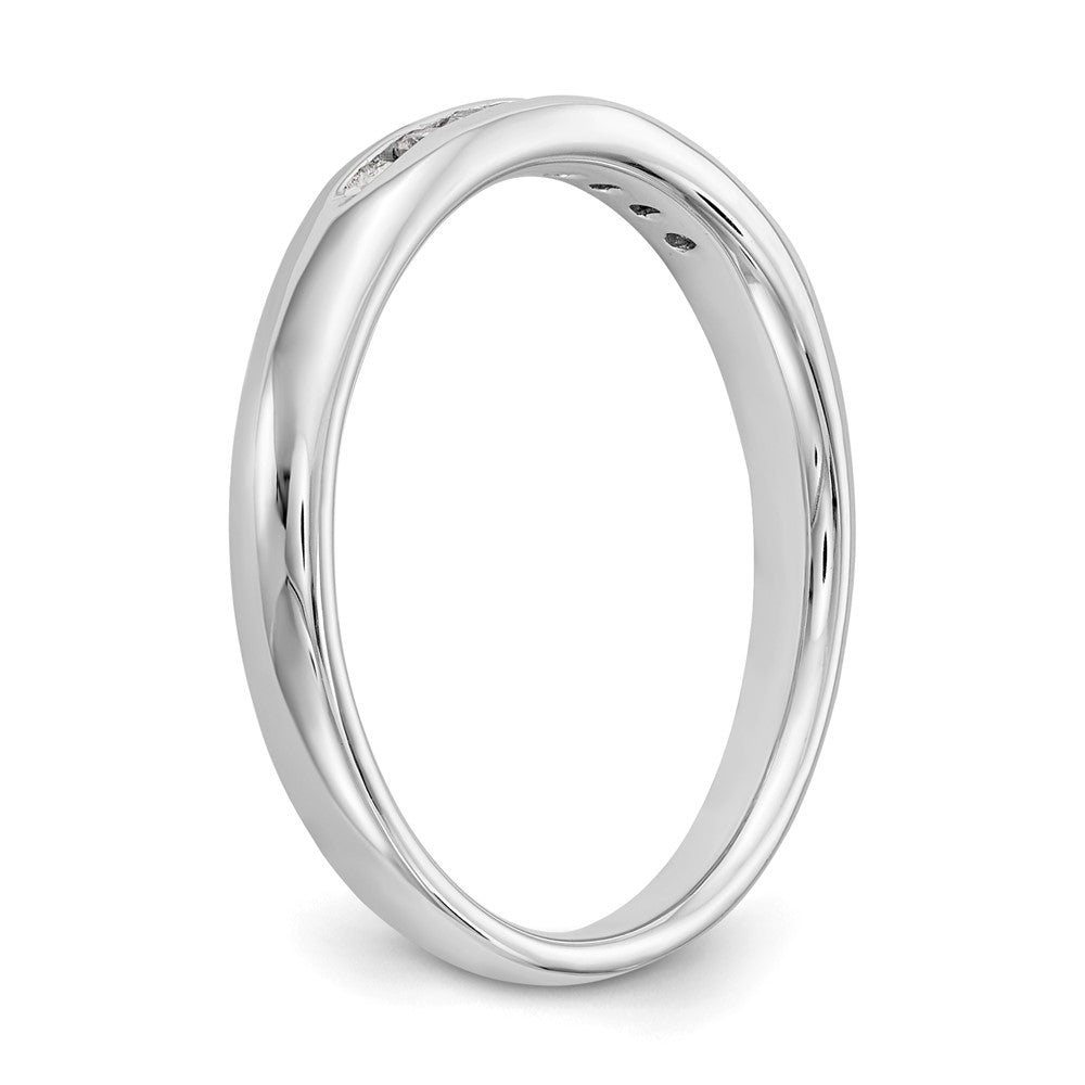 14K Weißgold Ehering mit 7 Diamanten in Kanalfassung