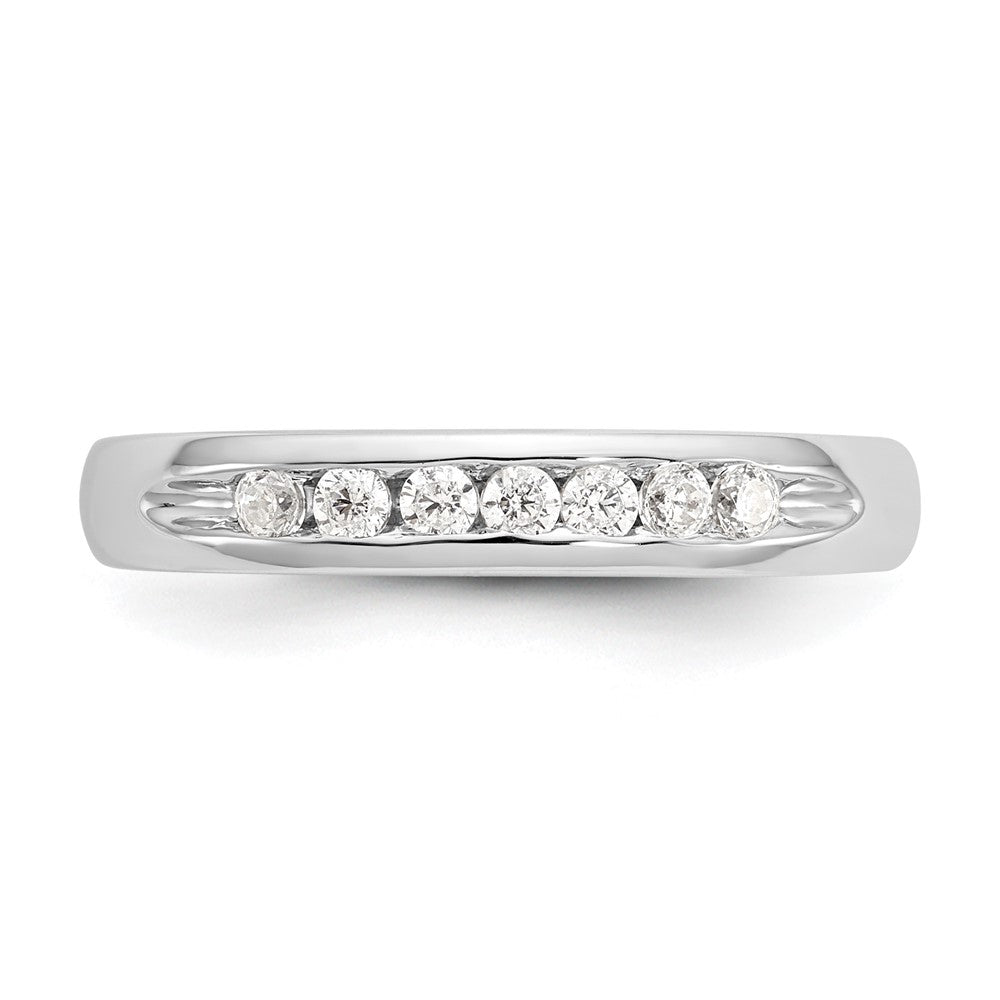 14K Weißgold Ehering mit 7 Diamanten in Kanalfassung