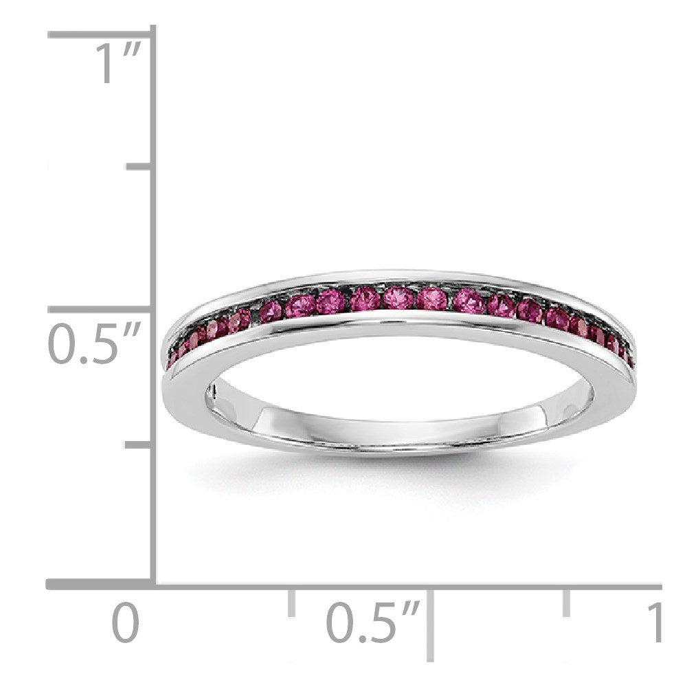Massivring aus 14K Weißgold mit simuliertem Rubin