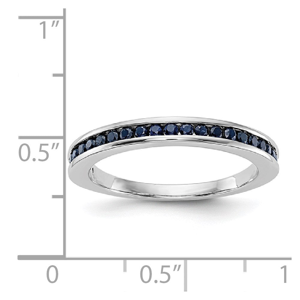 Massivring aus 14K Weißgold mit simuliertem Saphir