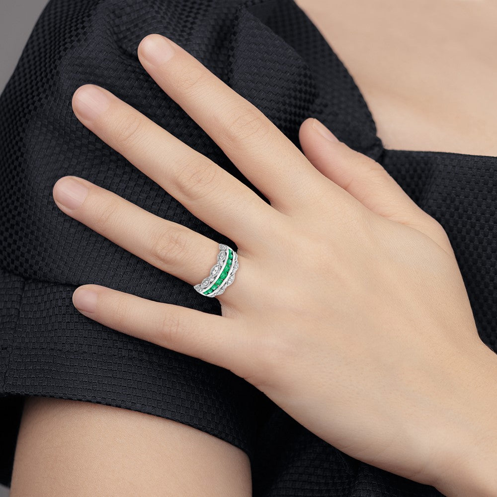 14K Weißgold Ring mit echten Diamanten und Smaragden, Fancy-Schliff