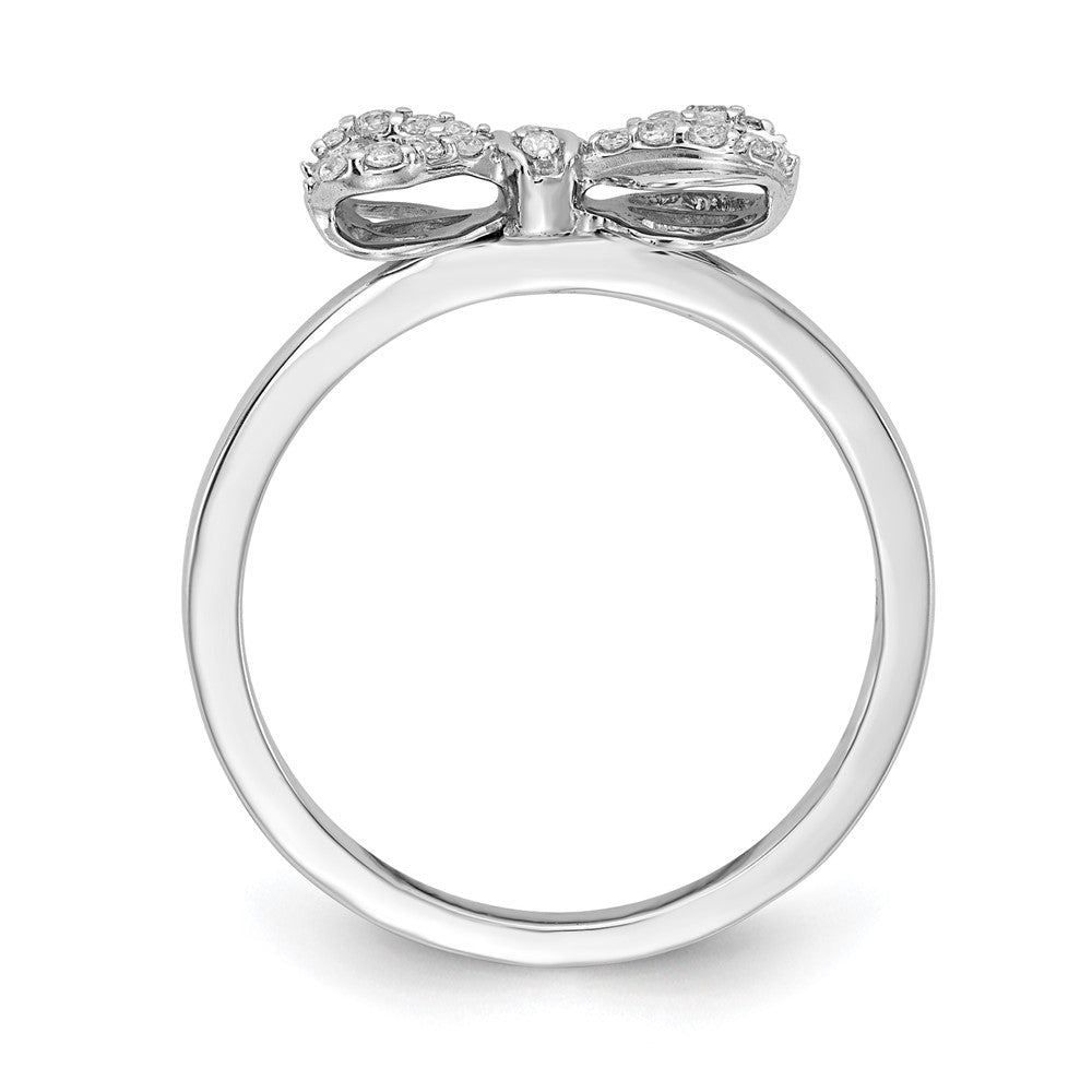 14K Weißgoldring mit natürlichen Diamanten in Schleifenform