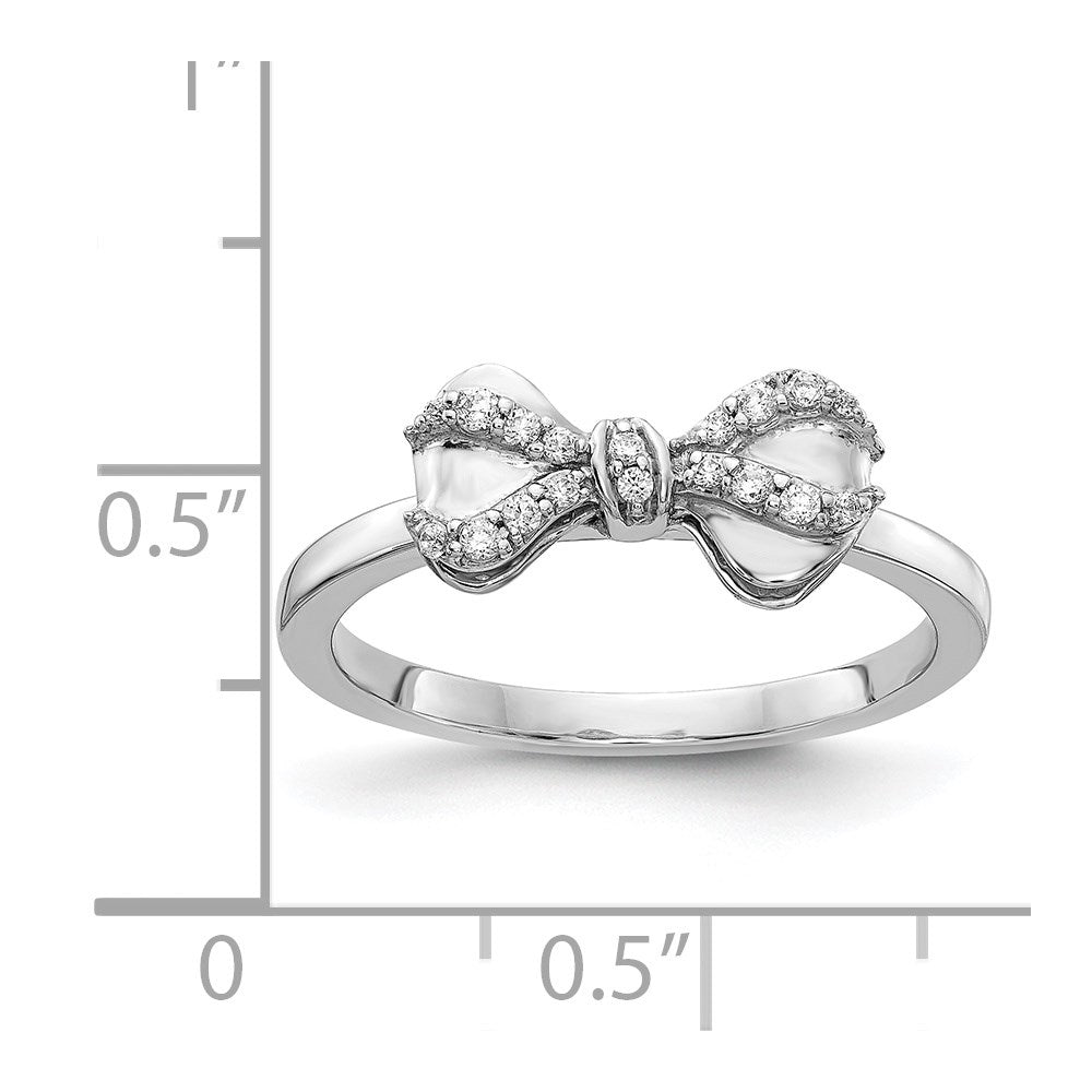 14K Weißgoldring mit natürlichen Diamanten in Schleifenform
